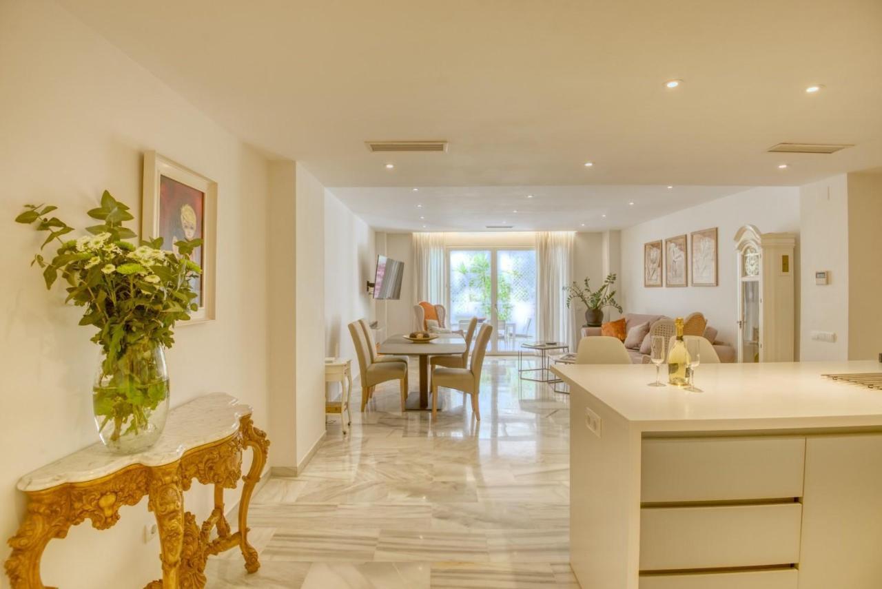 Playas Del Duque, Puerto Banus, Golf .Playa Y Compras Apartment Marbella Exterior photo